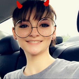 Meet your Posher, Lydia